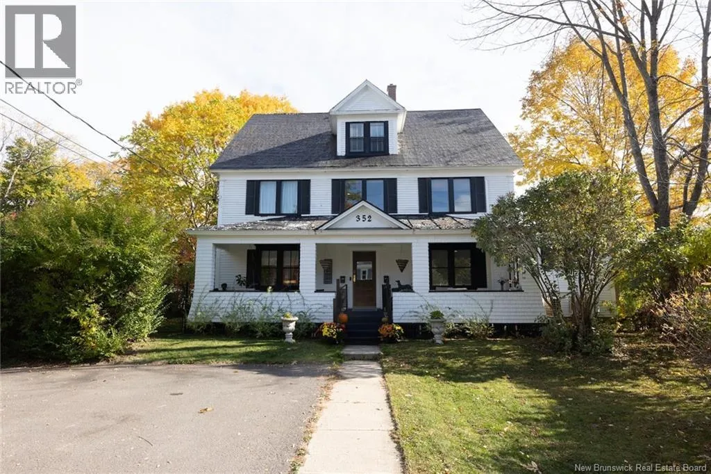 Duplex for rent: 352 Regent Street, Fredericton, New Brunswick E3B 3X4