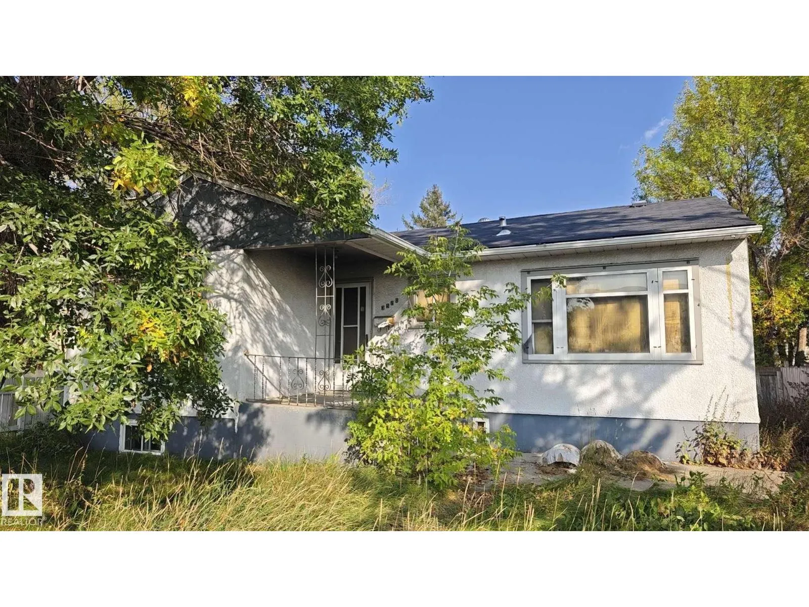 No Building for rent: 3520 Centre St, Calgary, Alberta T2E 2Y1