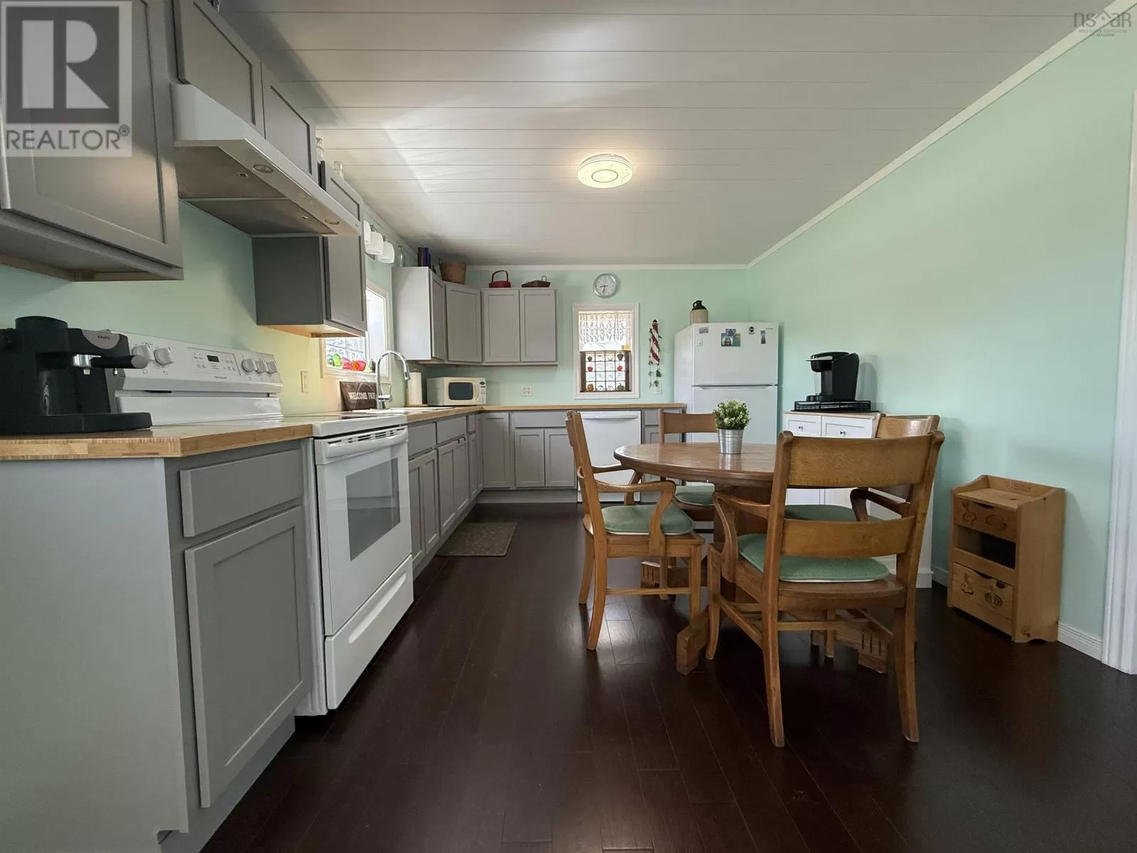 House for rent: 3524 Eastern Avenue, Parrsboro, Nova Scotia B0M 1S0