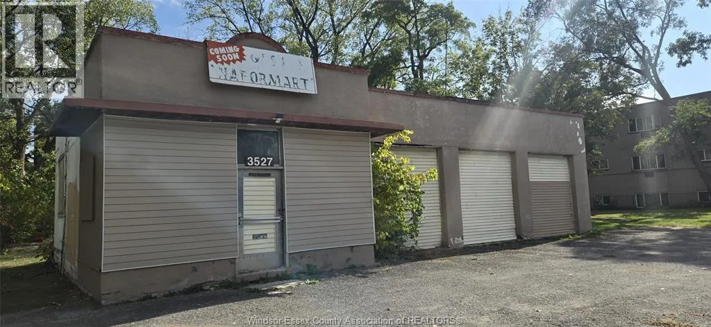 House for rent: 3527 Sandwich Street, Windsor, Ontario N9C 1B6