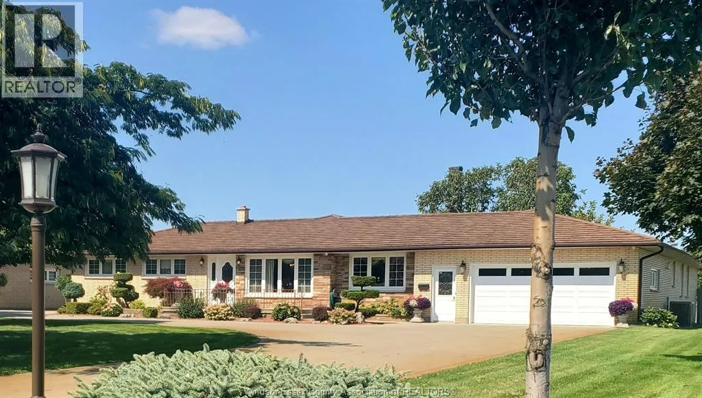 House for rent: 353 Seacliff Drive West, Leamington, Ontario N8H 4C9