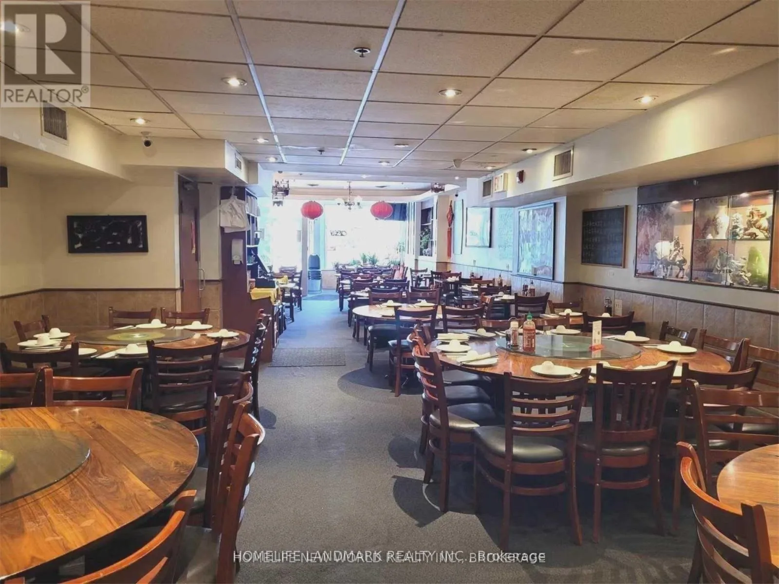 353 Spadina Avenue, Toronto, Ontario M5T 2E9