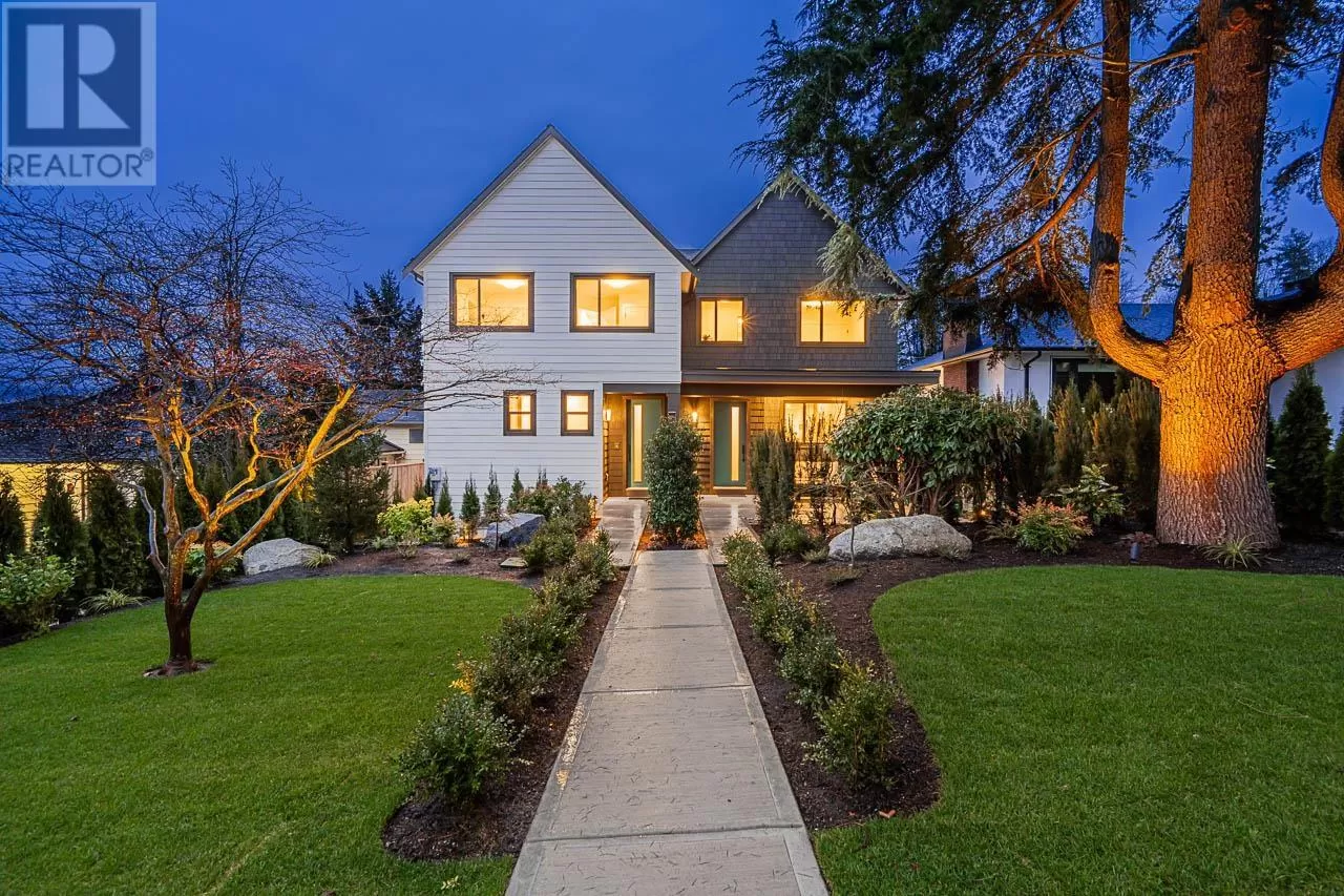 Duplex for rent: 3535 Cambridge Street, Vancouver, British Columbia V5K 1M3