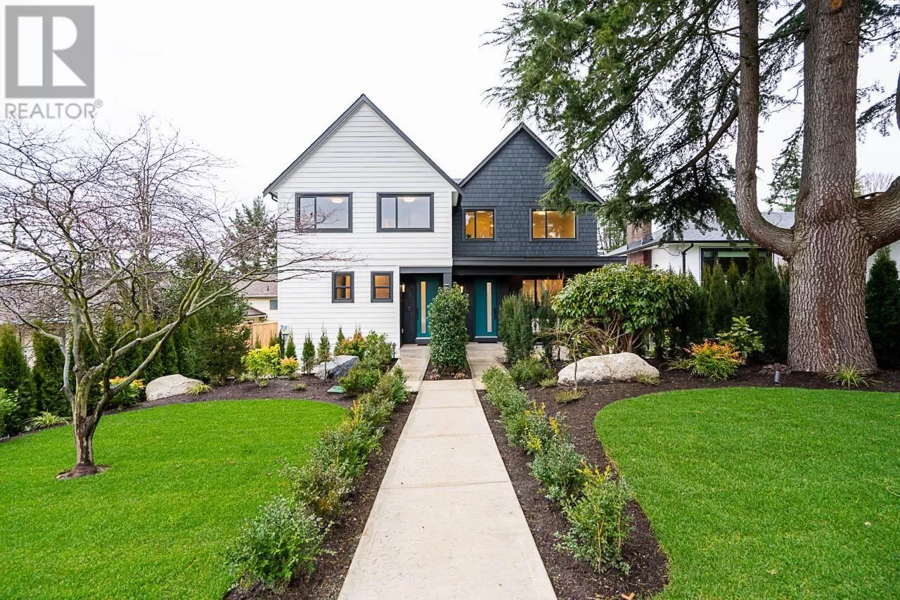 Duplex for rent: 3537 Cambridge Street, Vancouver, British Columbia V5K 1M3