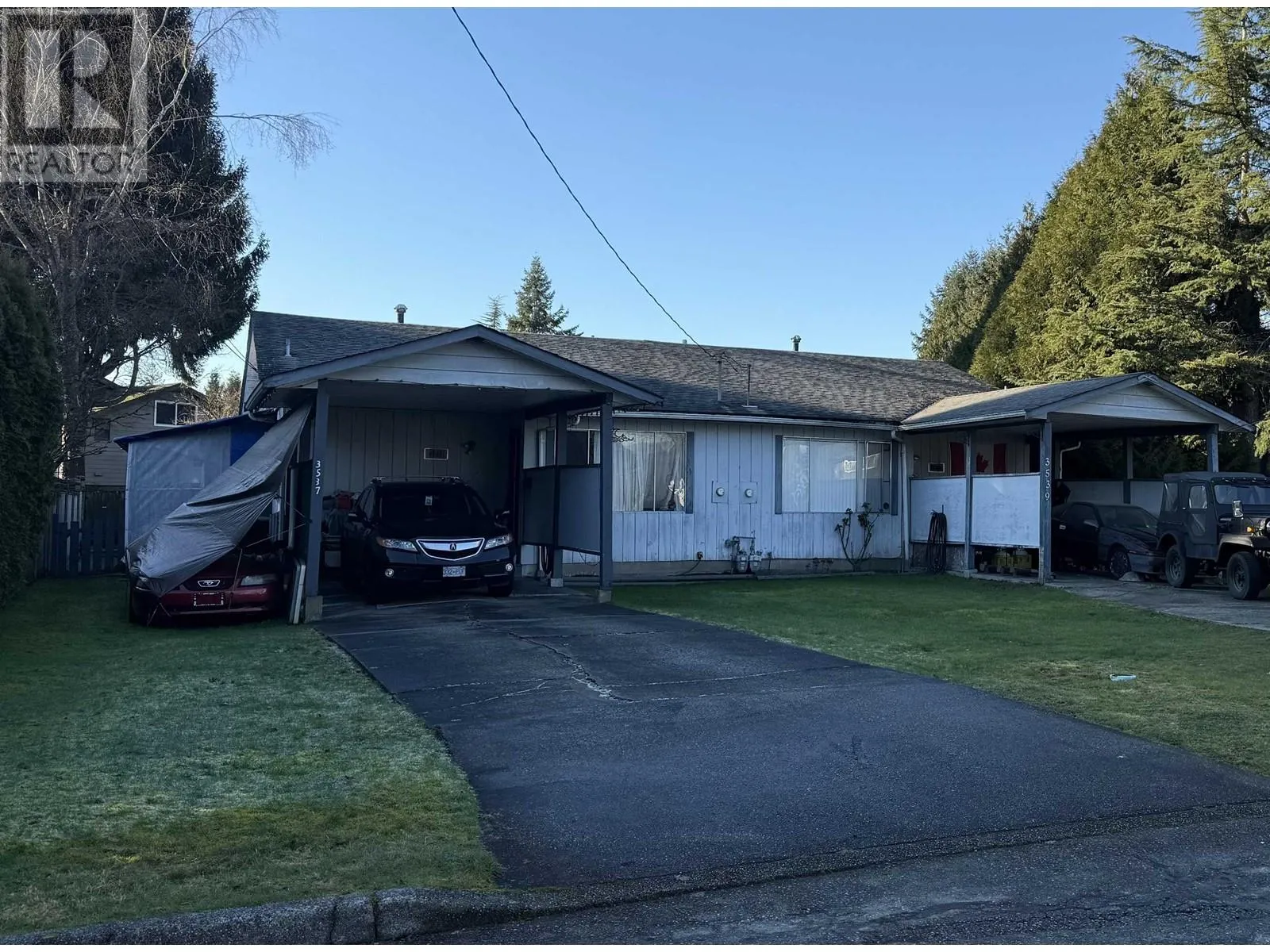 Duplex for rent: 3537-3539 Handley Crescent, Port Coquitlam, British Columbia V3B 2Y4