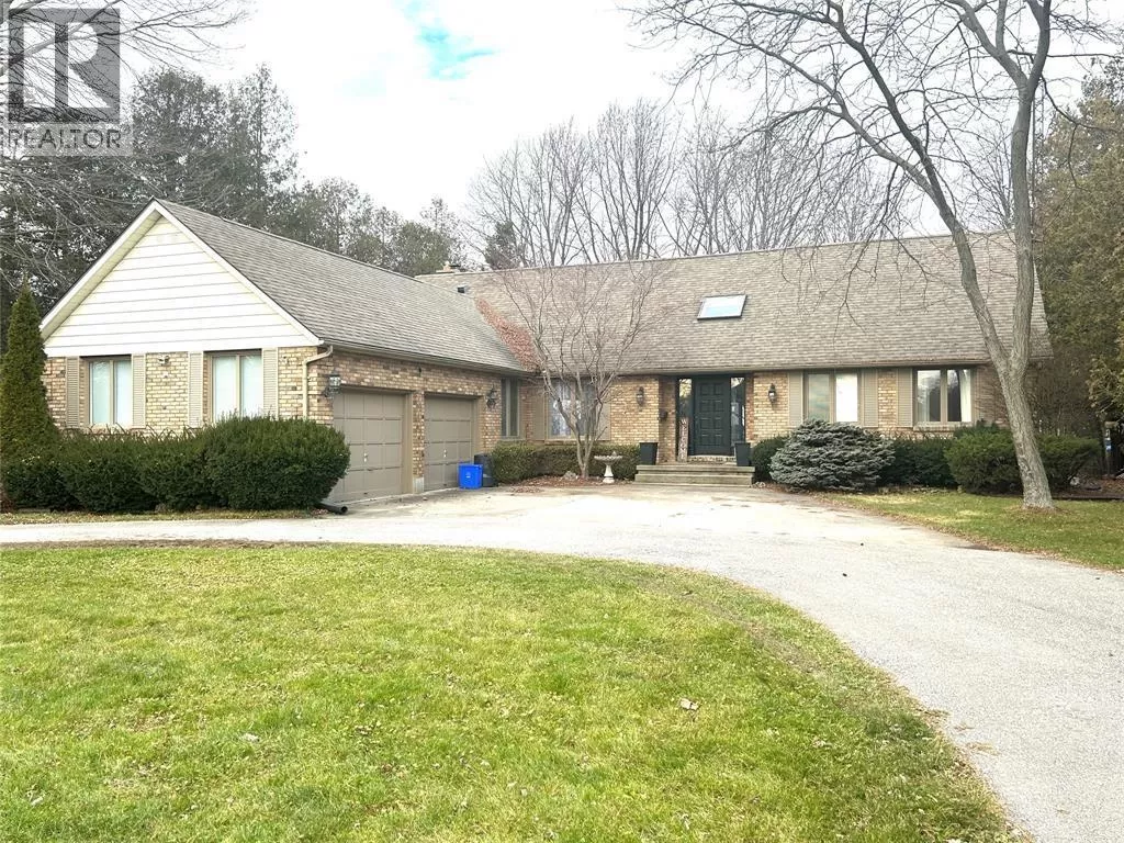 House for rent: 3538 Queen Street, Plympton-Wyoming, Ontario N0N 1E0