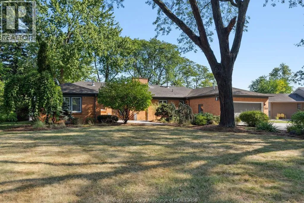 House for rent: 354 Elmgrove Drive, Tecumseh, Ontario N8N 3S6