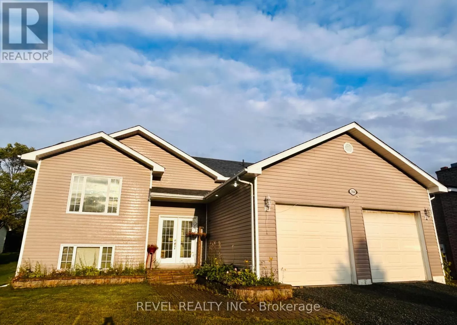 House for rent: 354 Seventeenth Avenue, Cochrane, Ontario P0L 1C0