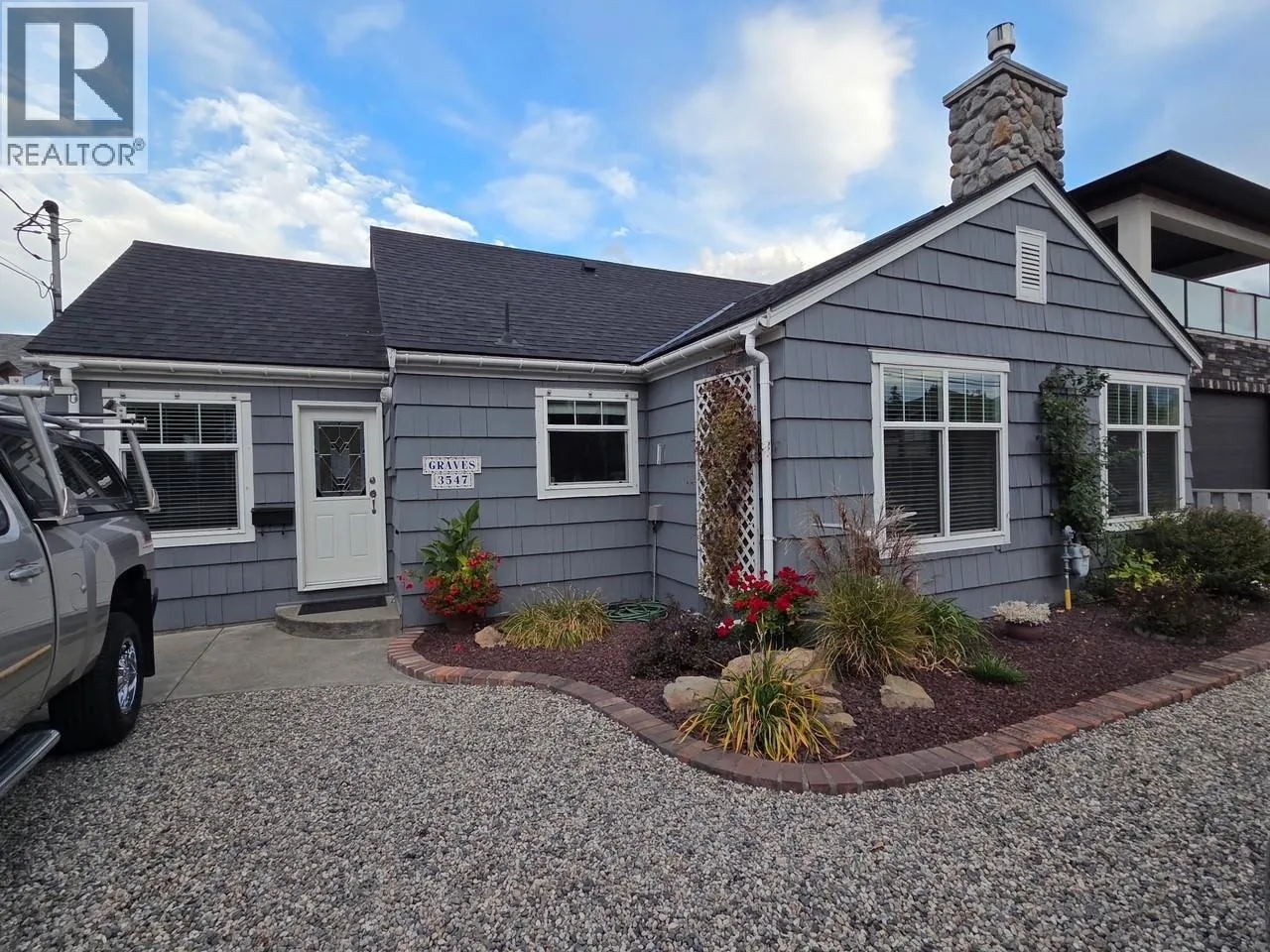 House for rent: 3547 Lakeshore Road, Kelowna, British Columbia V1Y 1W6