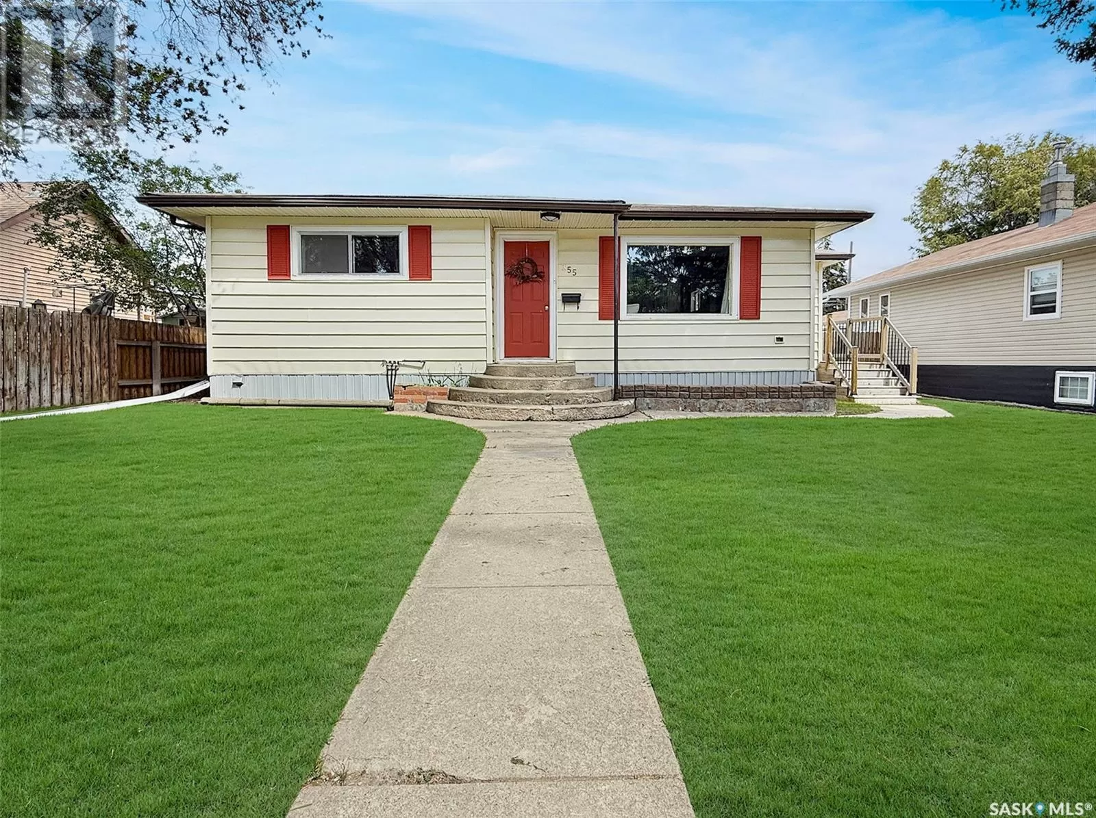 House for rent: 355 8th Avenue Nw, Swift Current, Saskatchewan S9H 0Z9