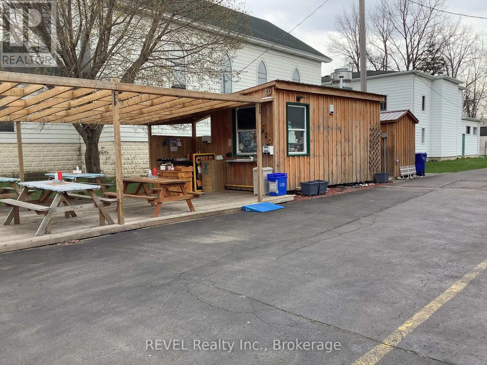 Other for rent: 356 Ridge Road N, Fort Erie, Ontario L0S 1N0