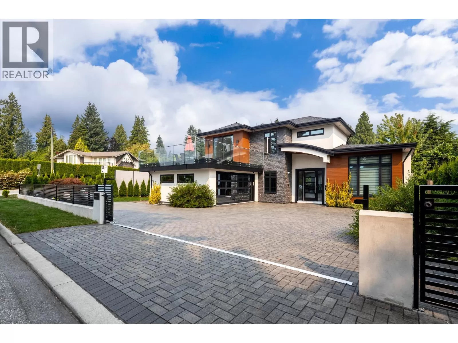 House for rent: 3560 Highland Boulevard, North Vancouver, British Columbia V7R 2Y6