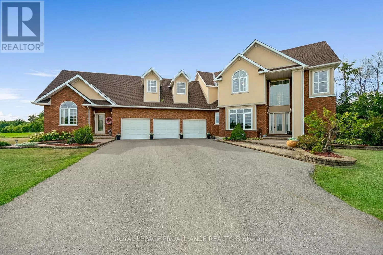 Duplex for rent: 3560/3562 Weir Road, Edwardsburgh/Cardinal, Ontario K0E 1X0