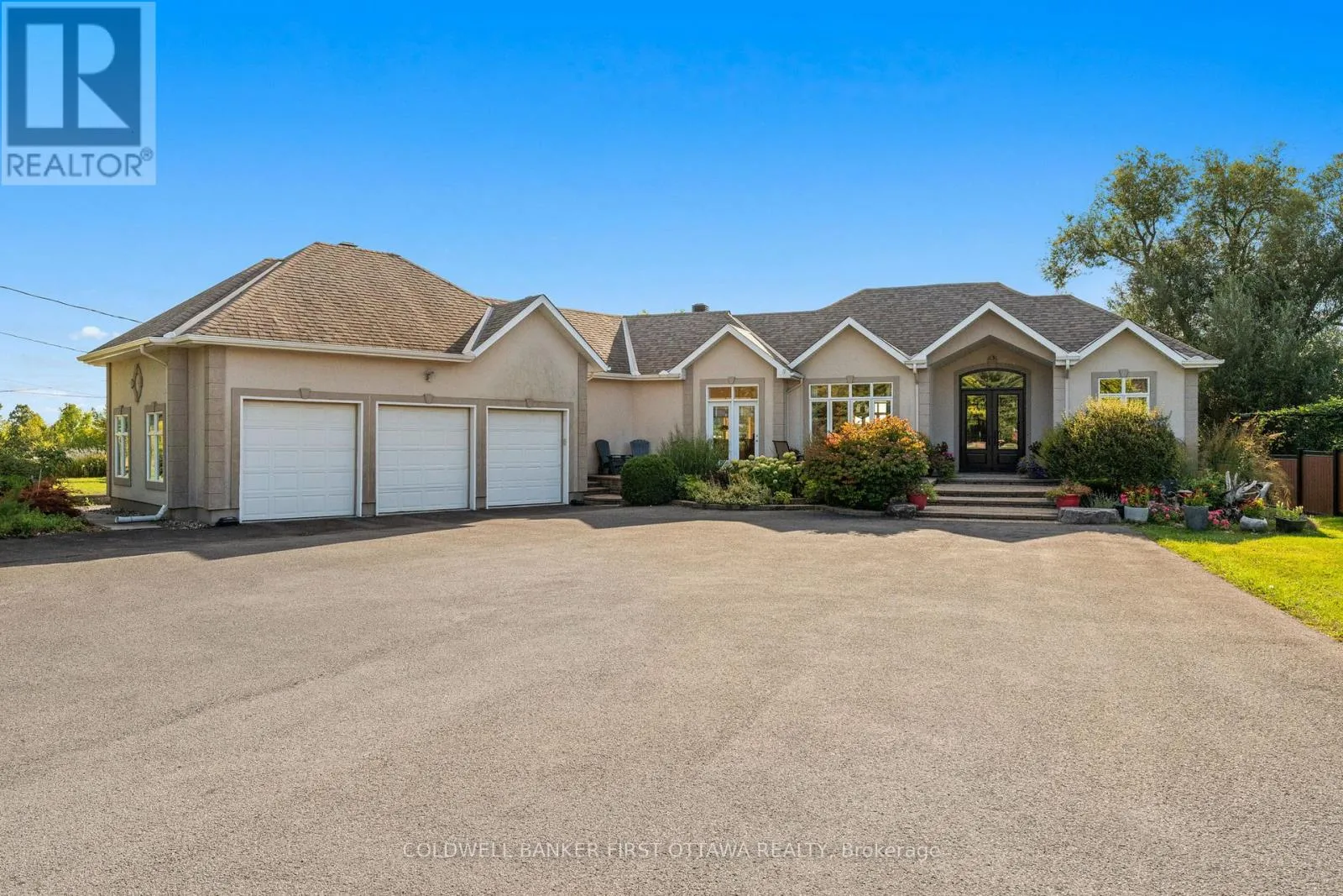 House for rent: 358 River Road, Ottawa, Ontario K1V 1R8