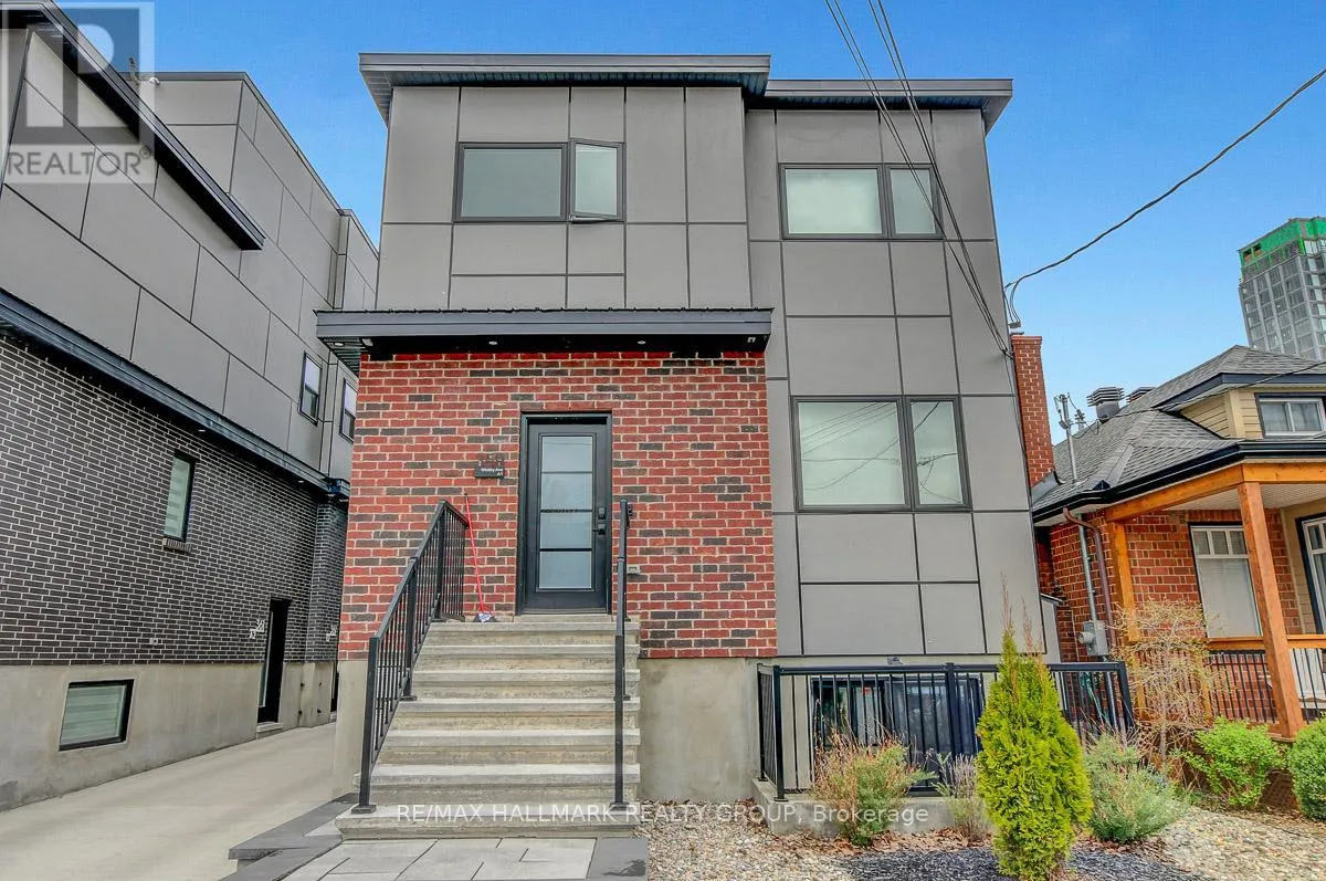 Fourplex for rent: 359 Whitby Avenue, Ottawa, Ontario K2A 0B3