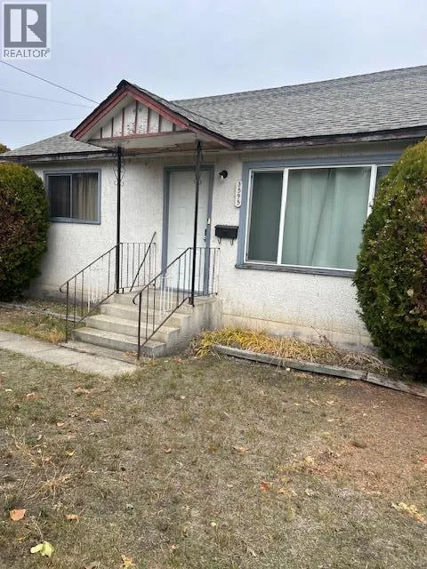 House for rent: 3595 Lakeshore Road, Kelowna, British Columbia V1W 3K1