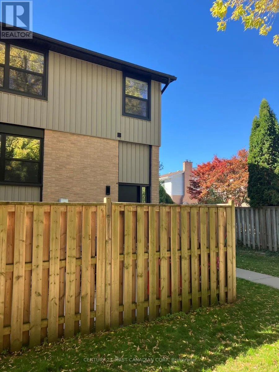 Row / Townhouse for rent: 36 - 105 Andover Drive, London South, Ontario N6J 4B1