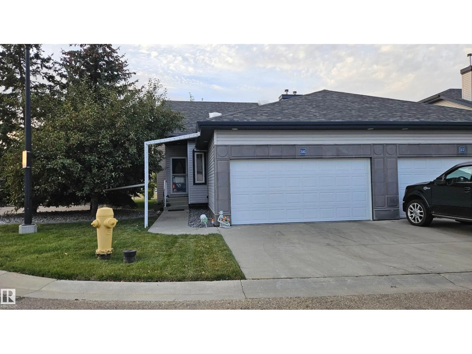 Duplex for rent: #36 3003 34 Av Nw, Edmonton, Alberta T6T 0A1