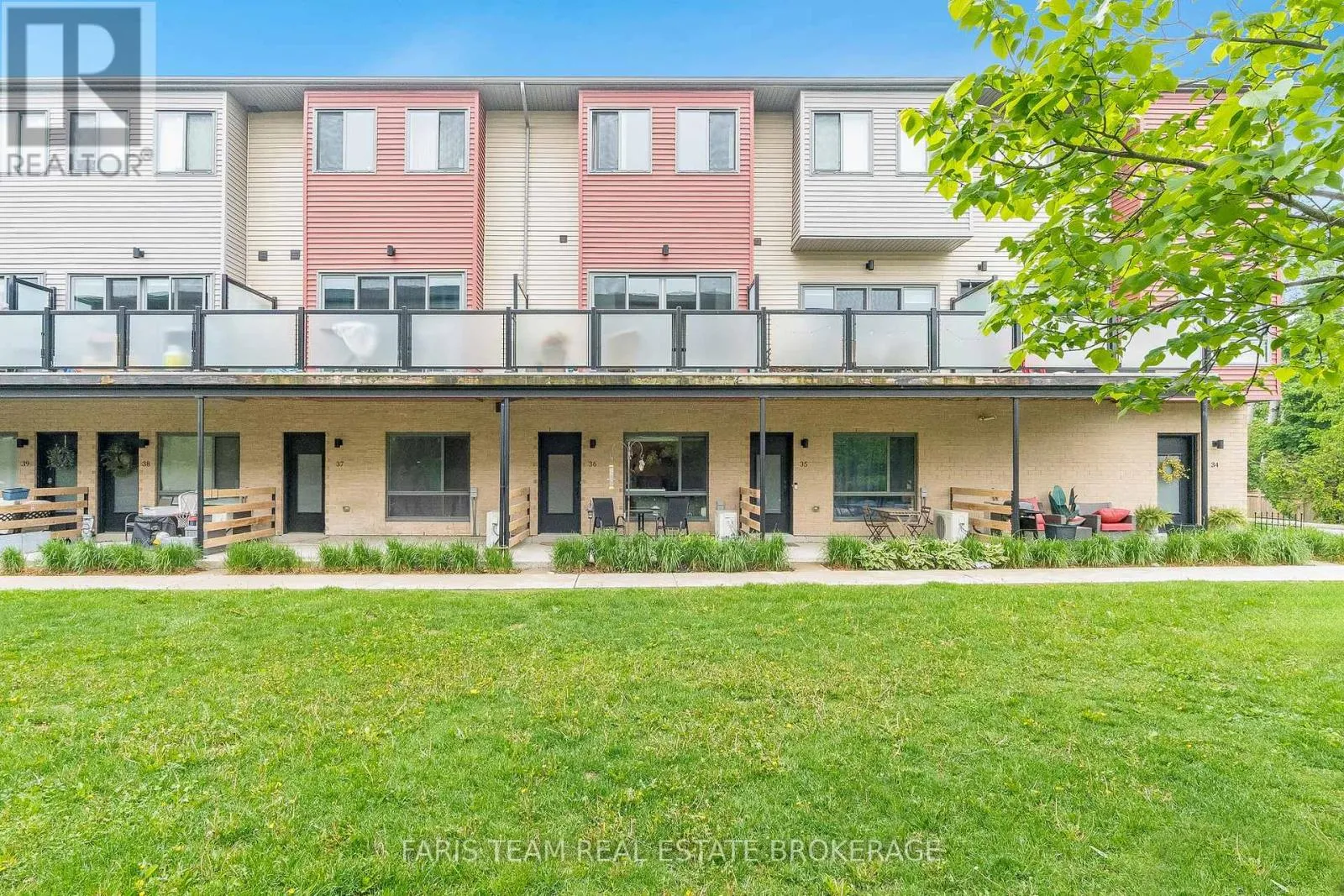 Row / Townhouse for rent: 36 - 369 Essa Road, Barrie, Ontario L4N 9C8