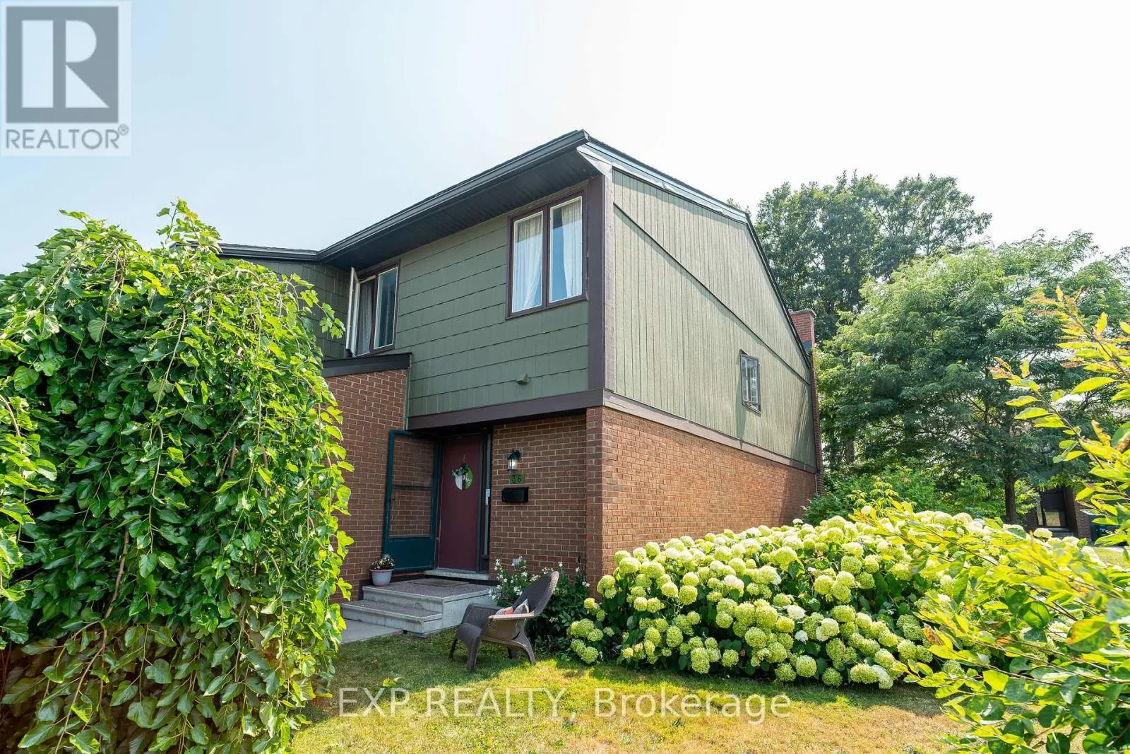 Row / Townhouse for rent: 36 Bethune Way, Ottawa, Ontario K2K 1C3