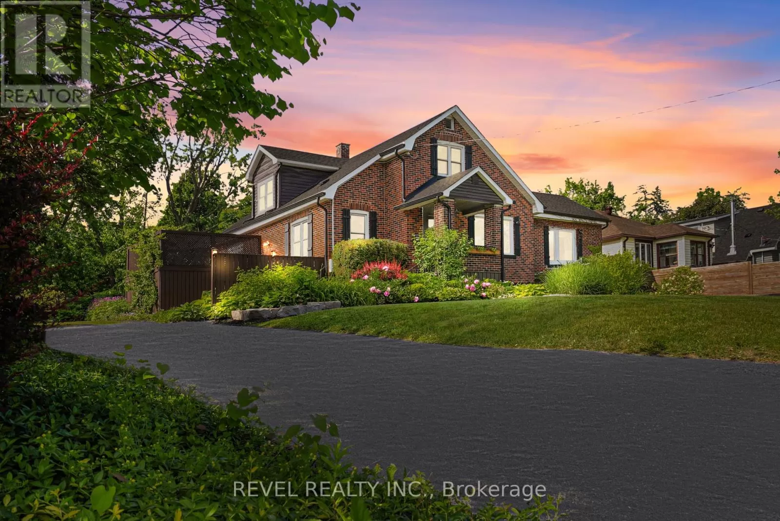 House for rent: 36 Dalton Street, Barrie, Ontario L4N 1M3