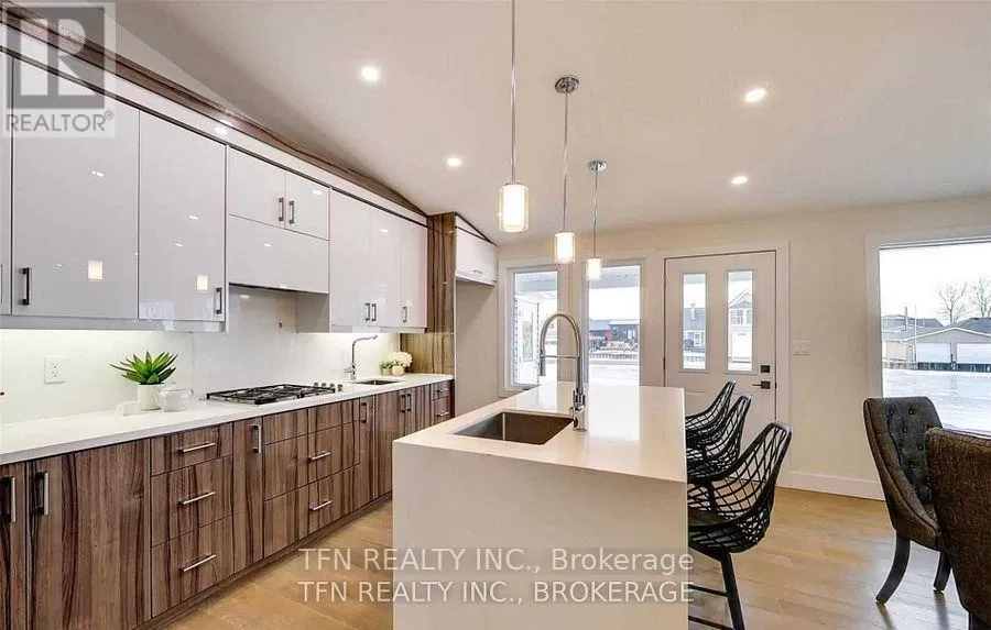 House for rent: 36 Dickinson Avenue, Norfolk, Ontario N0E 1M0