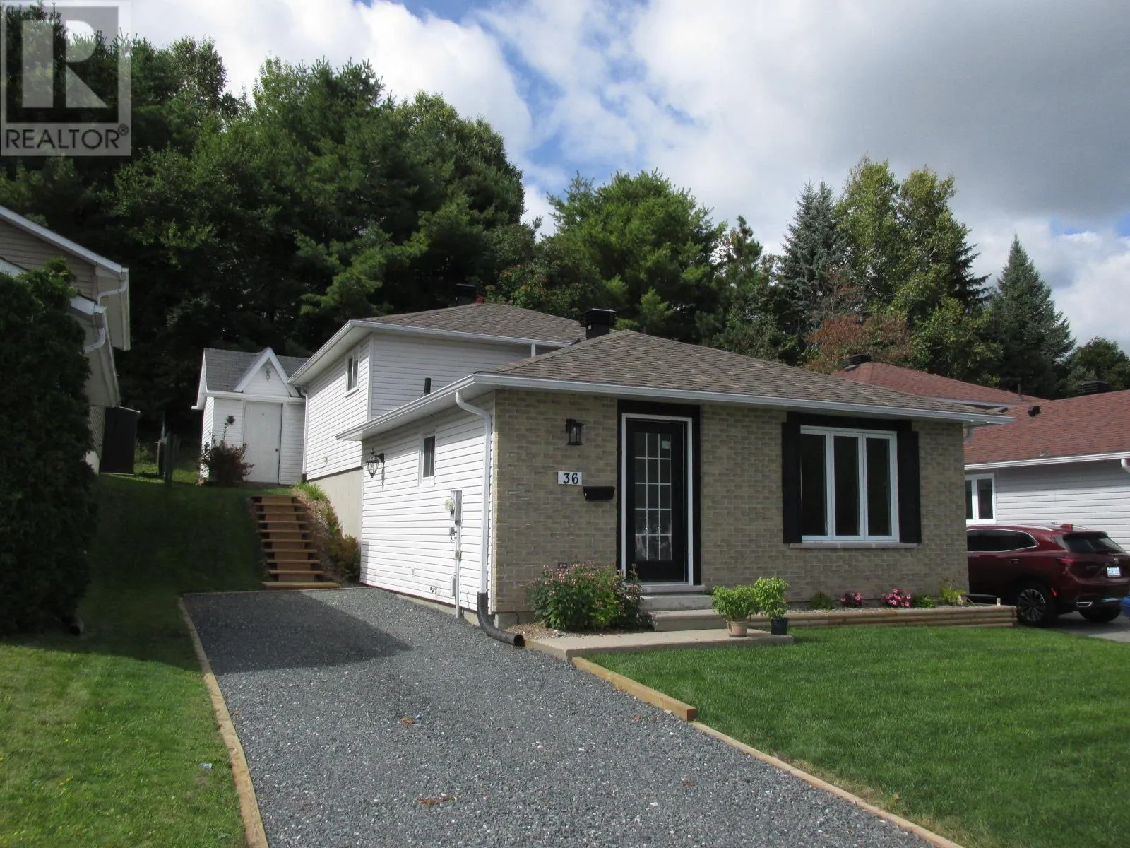 36 Hergott Ave, Elliot Lake, Ontario P5A 3A8