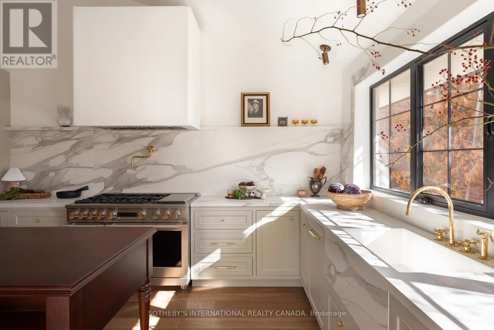 House for rent: 36 Rosemeade Avenue, Toronto, Ontario M8Y 3A3