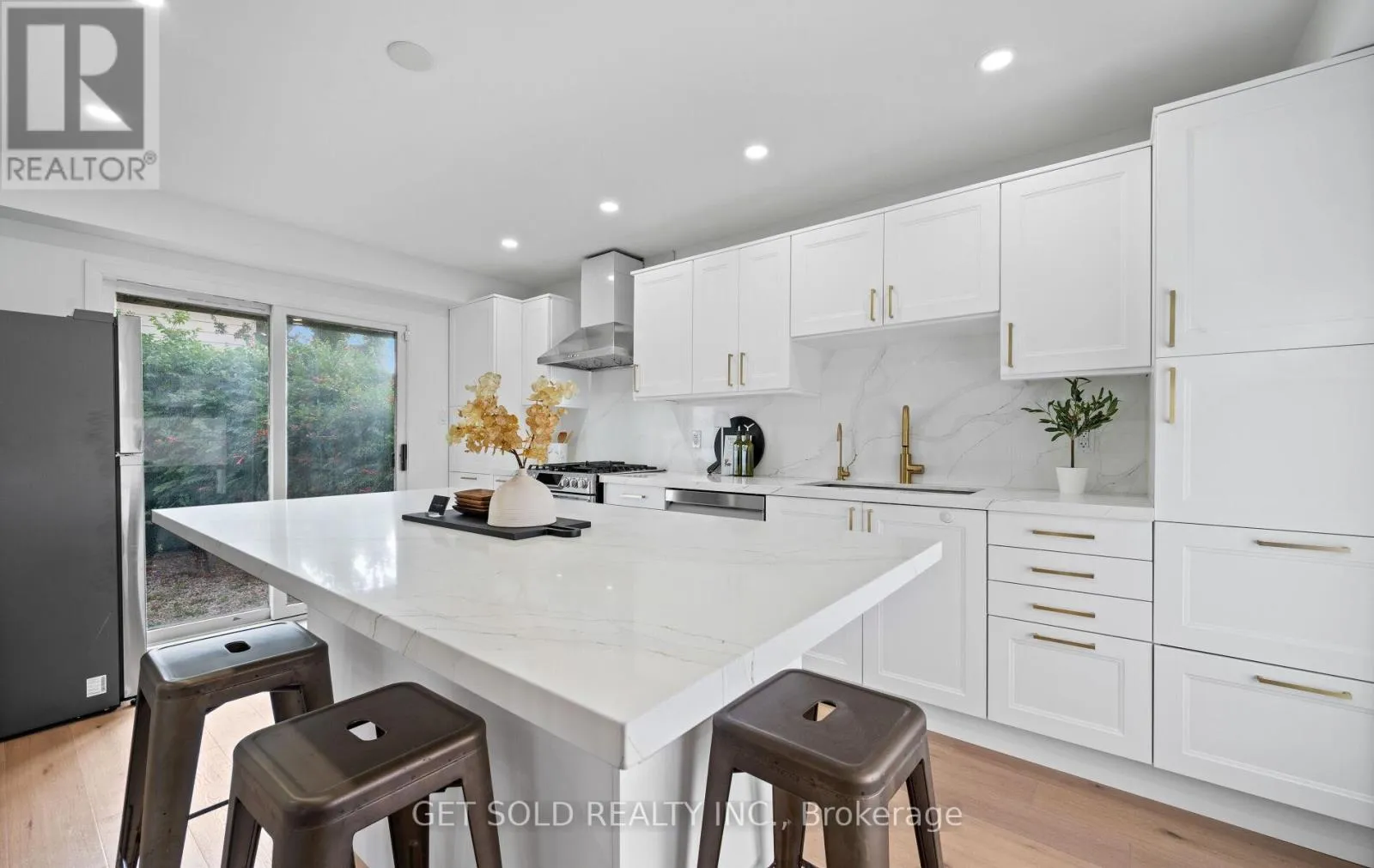 House for rent: 36 Shalom Crescent, Toronto, Ontario M9V 4J4