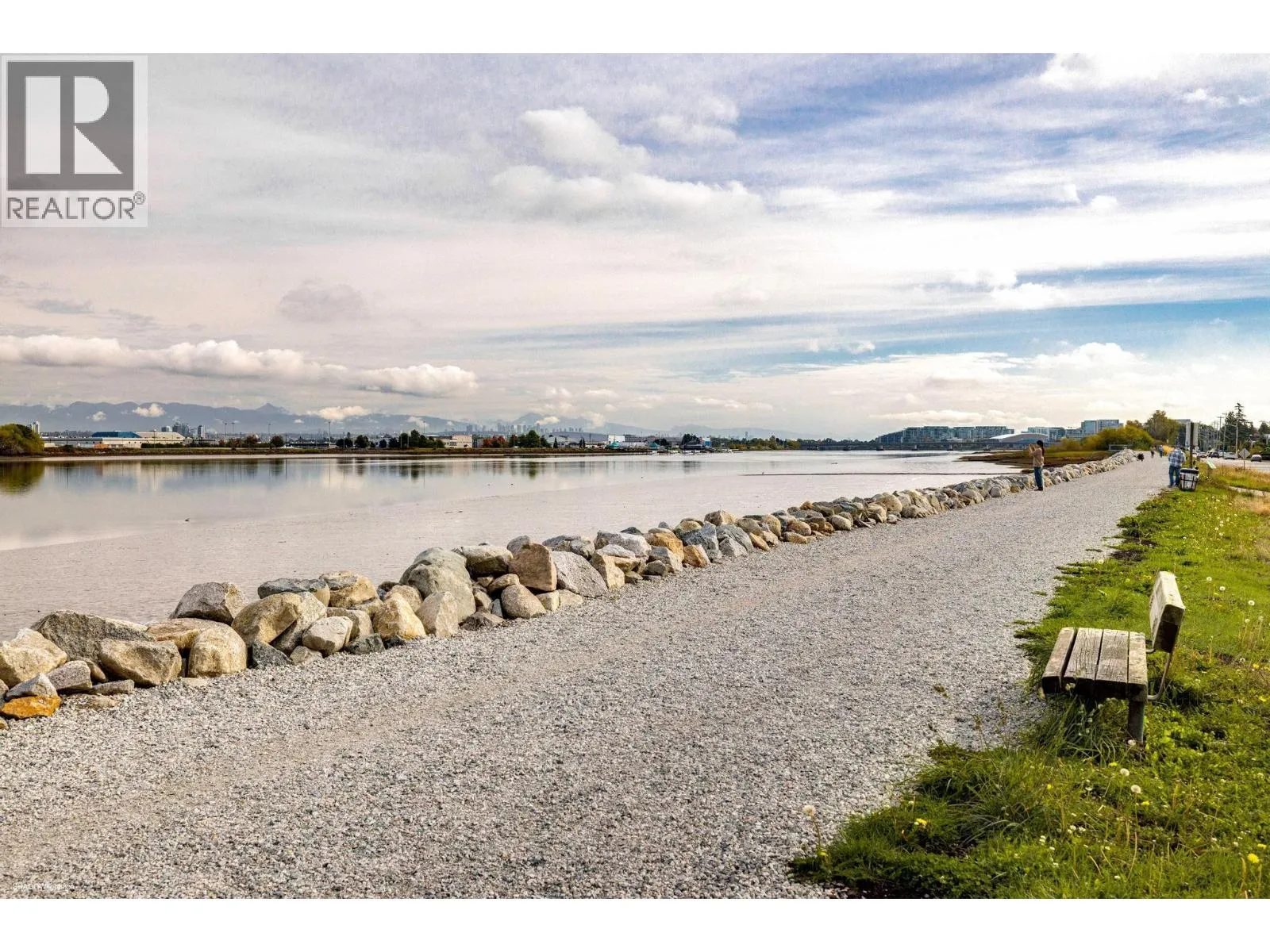 House for rent: 3600 River Road, Richmond, British Columbia V7C 5M5