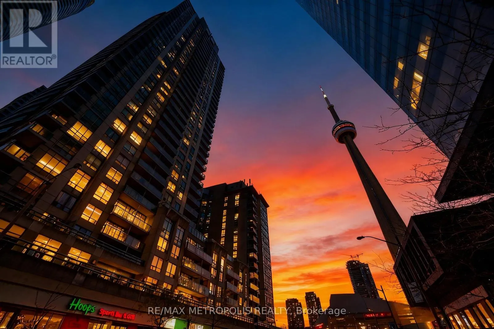 Apartment for rent: 3602 - 30 Grand Trunk Crescent, Toronto, Ontario M5J 3A4