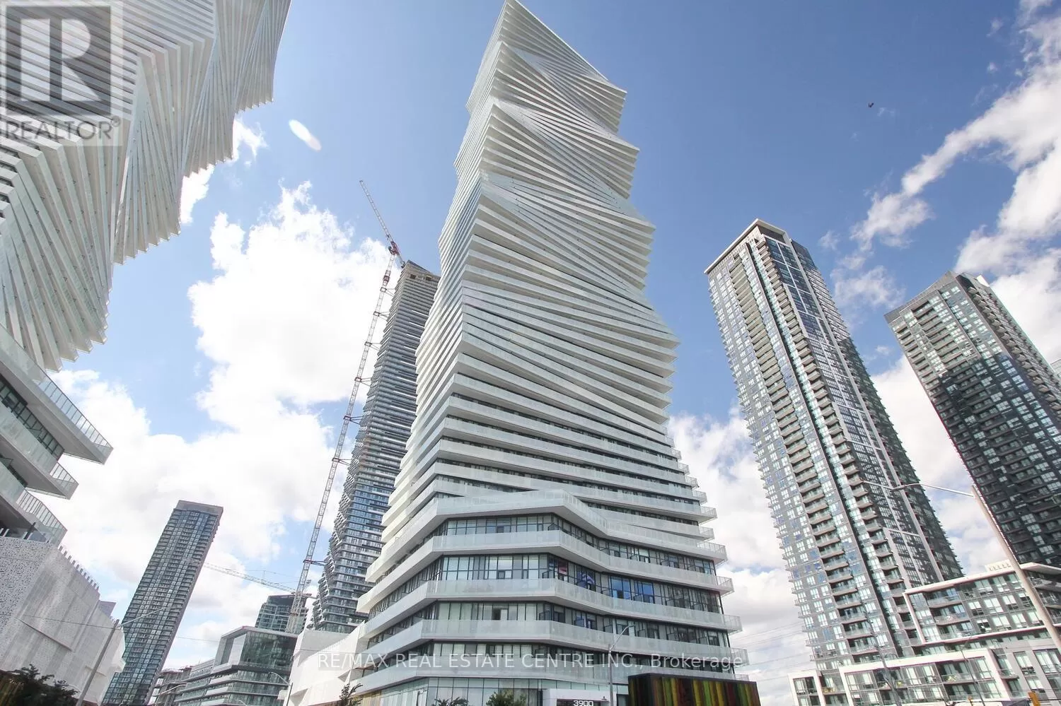 Apartment for rent: 3602 - 3900 Confederation Parkway, Mississauga, Ontario L5B 0M3