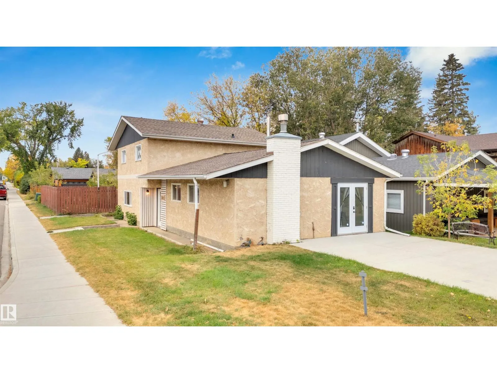 House for rent: 3602 50 Ave, Sylvan Lake, Alberta T4S 1B2