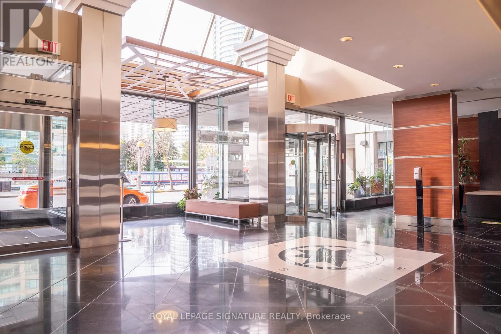 Apartment for rent: 3602 - 77 Harbour Square, Toronto, Ontario M5J 2S2