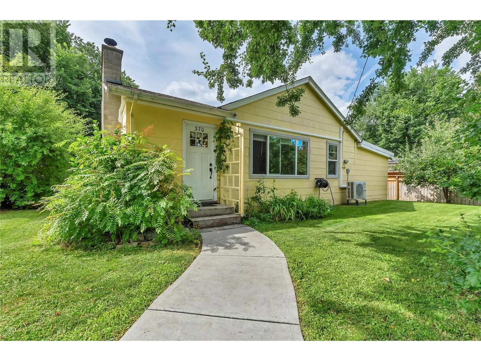 House for rent: 360/370 Robinson Avenue, Naramata, British Columbia V0H 1N0