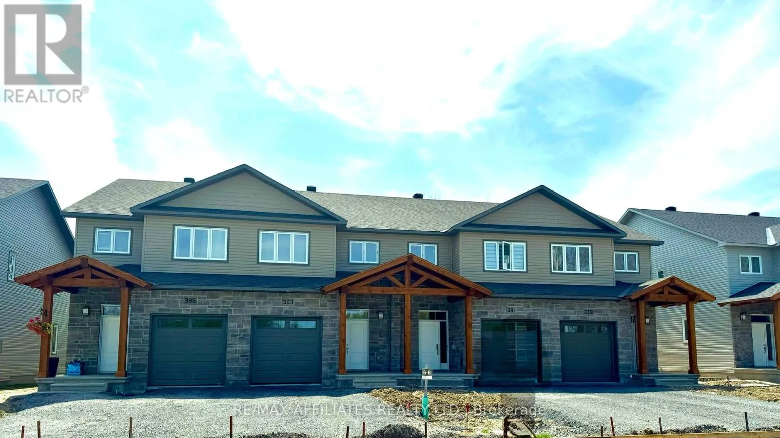 Row / Townhouse for rent: 361 Voyageur Place, Russell, Ontario K0A 1W0