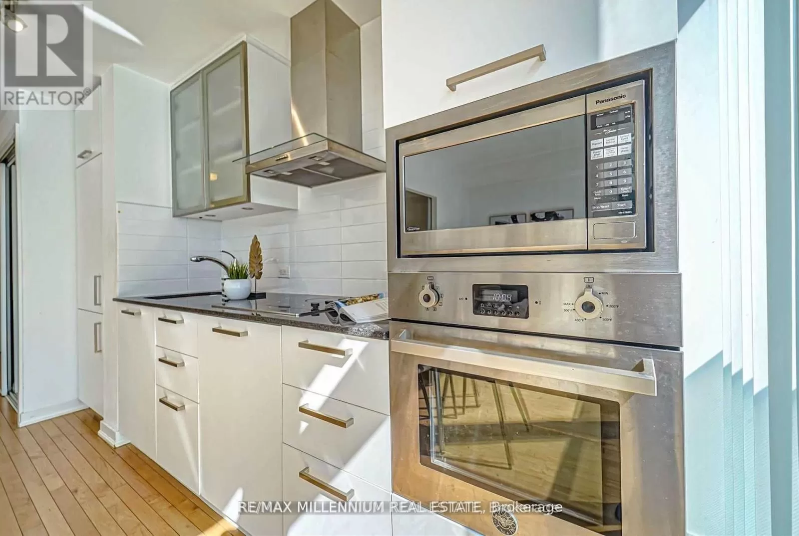 Apartment for rent: 3612 - 14 York Street, Toronto, Ontario M5J 2Z2