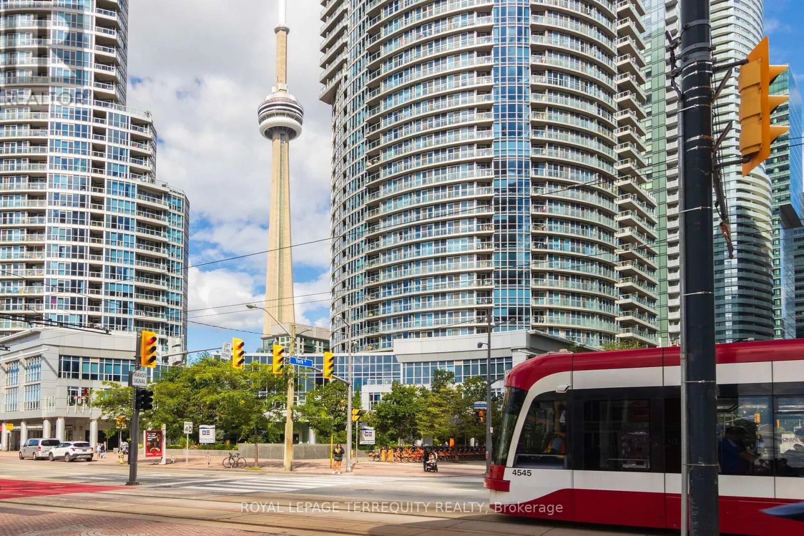 Apartment for rent: 3613 - 8 York Street, Toronto, Ontario M5J 2Y2