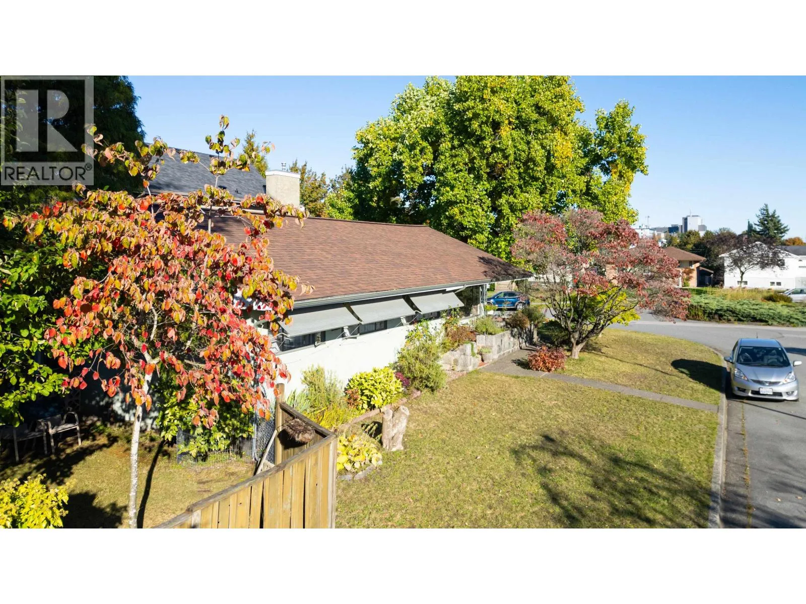 House for rent: 3625 E 24th Avenue, Vancouver, British Columbia V5R 1G9