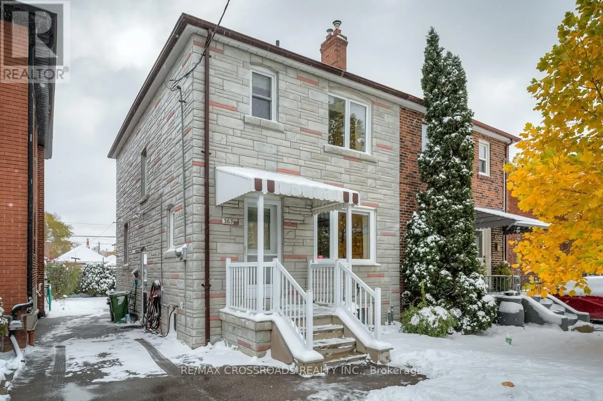 House for rent: 363 Hopewell Avenue, Toronto, Ontario M6E 2S1