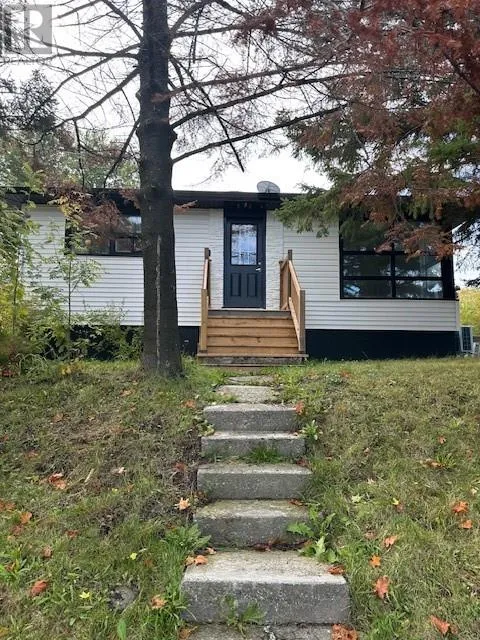 363 Mcneill Boulevard, Sudbury, Ontario P3C 2h3