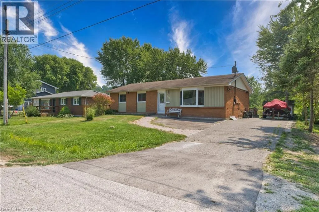 House for rent: 365 Adeline Drive, Georgina, Ontario L4P 3C4