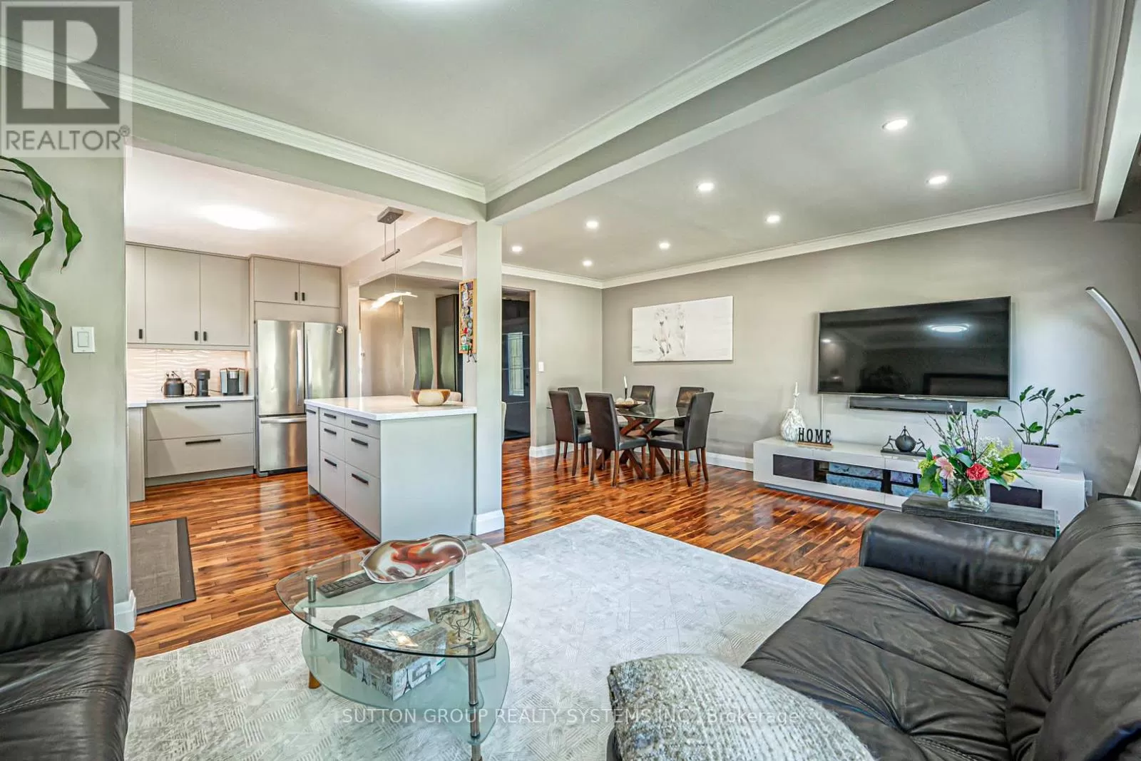 House for rent: 366 Renforth Drive, Toronto, Ontario M9C 2L9