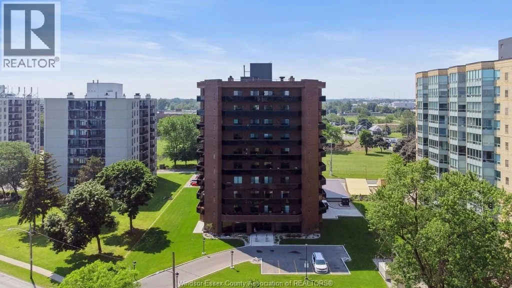 Apartment for rent: 3663 Riverside Drive East Unit# 306, Windsor, Ontario N8Y 4V3