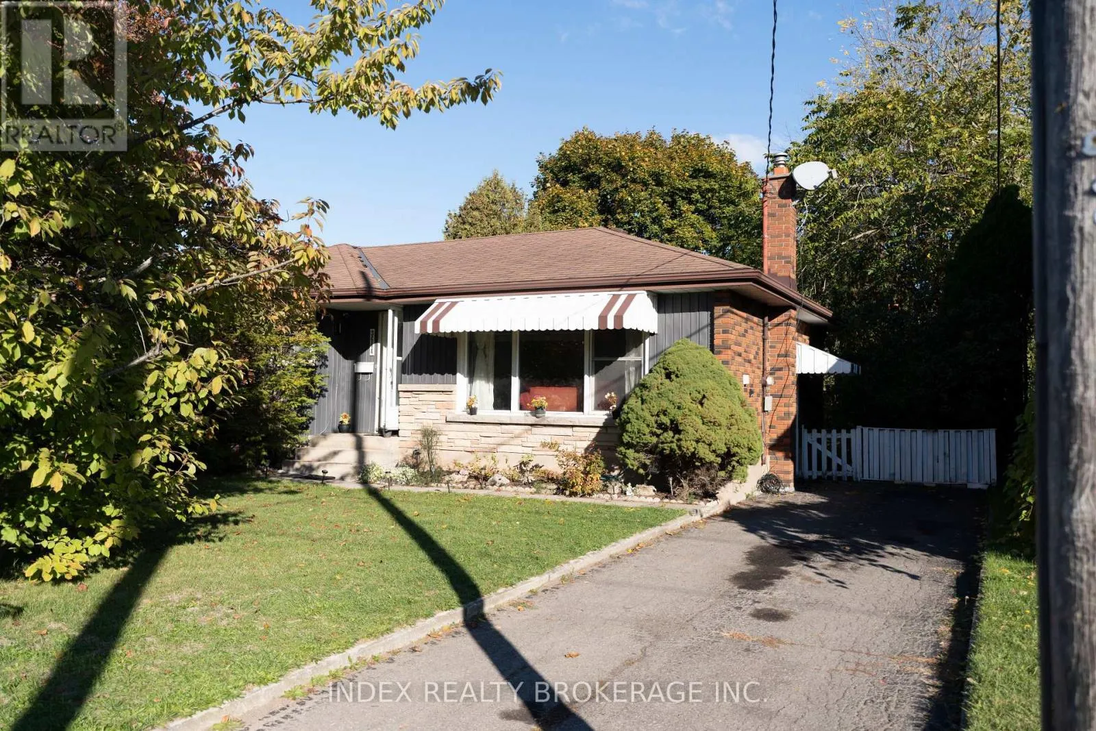 House for rent: 3664 Arlington Avenue, Niagara Falls, Ontario L2J 2X2