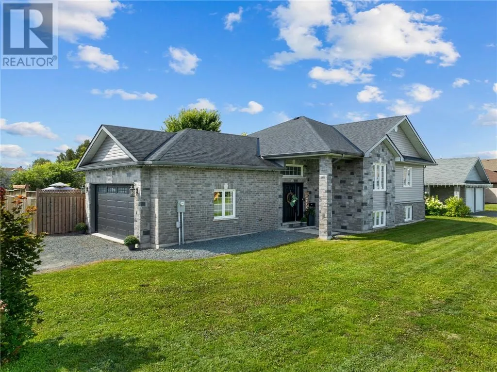 House for rent: 3668 Keith Avenue, Chelmsford, Ontario P0M 1L0