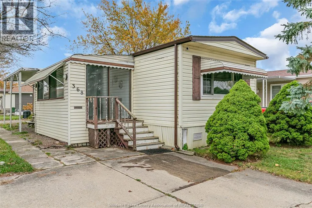 368 Regent, Essex, Ontario N8M 2Z2