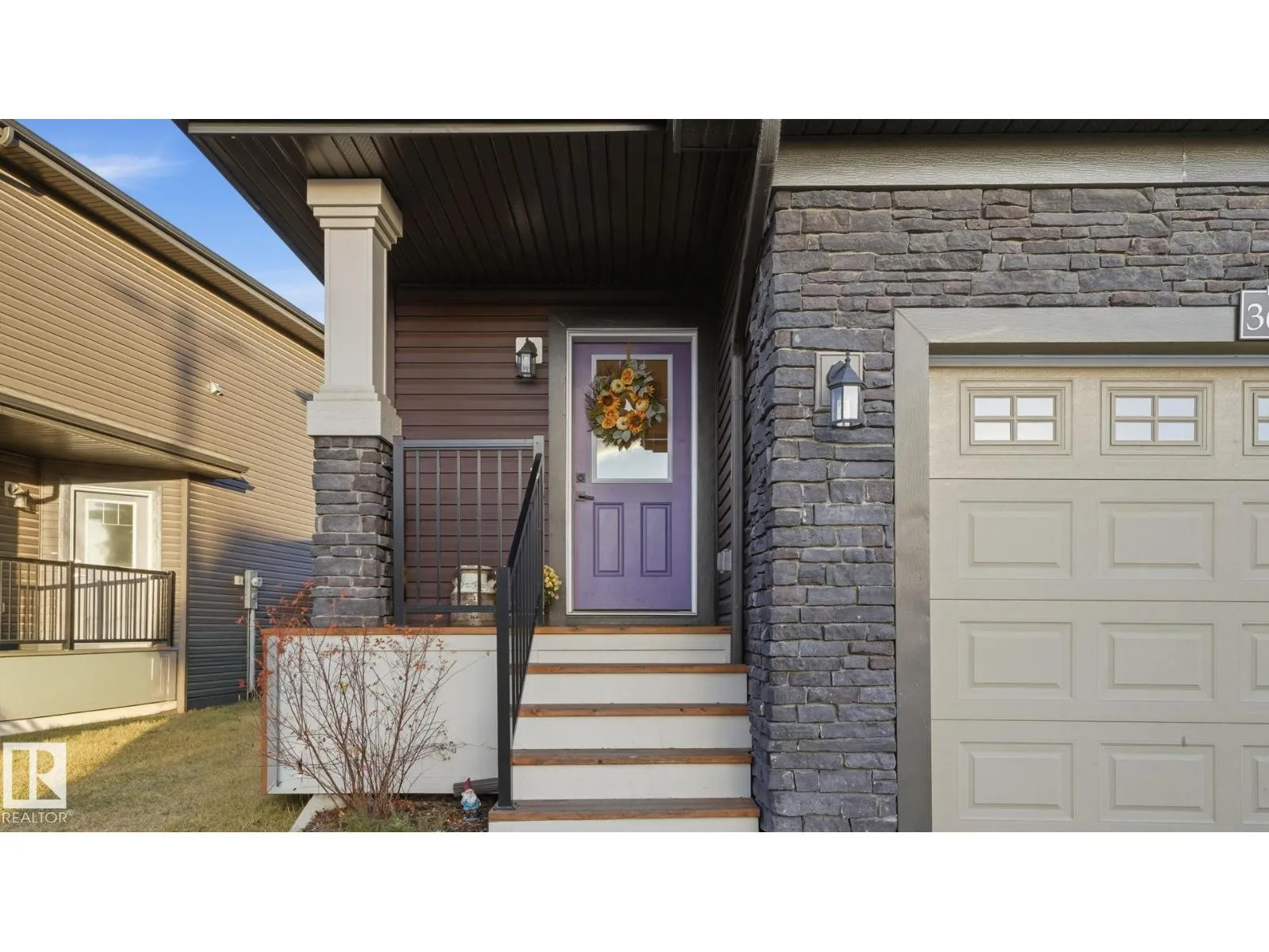 Duplex for rent: 368 Savoy Cr, Sherwood Park, Alberta T8H 2X2