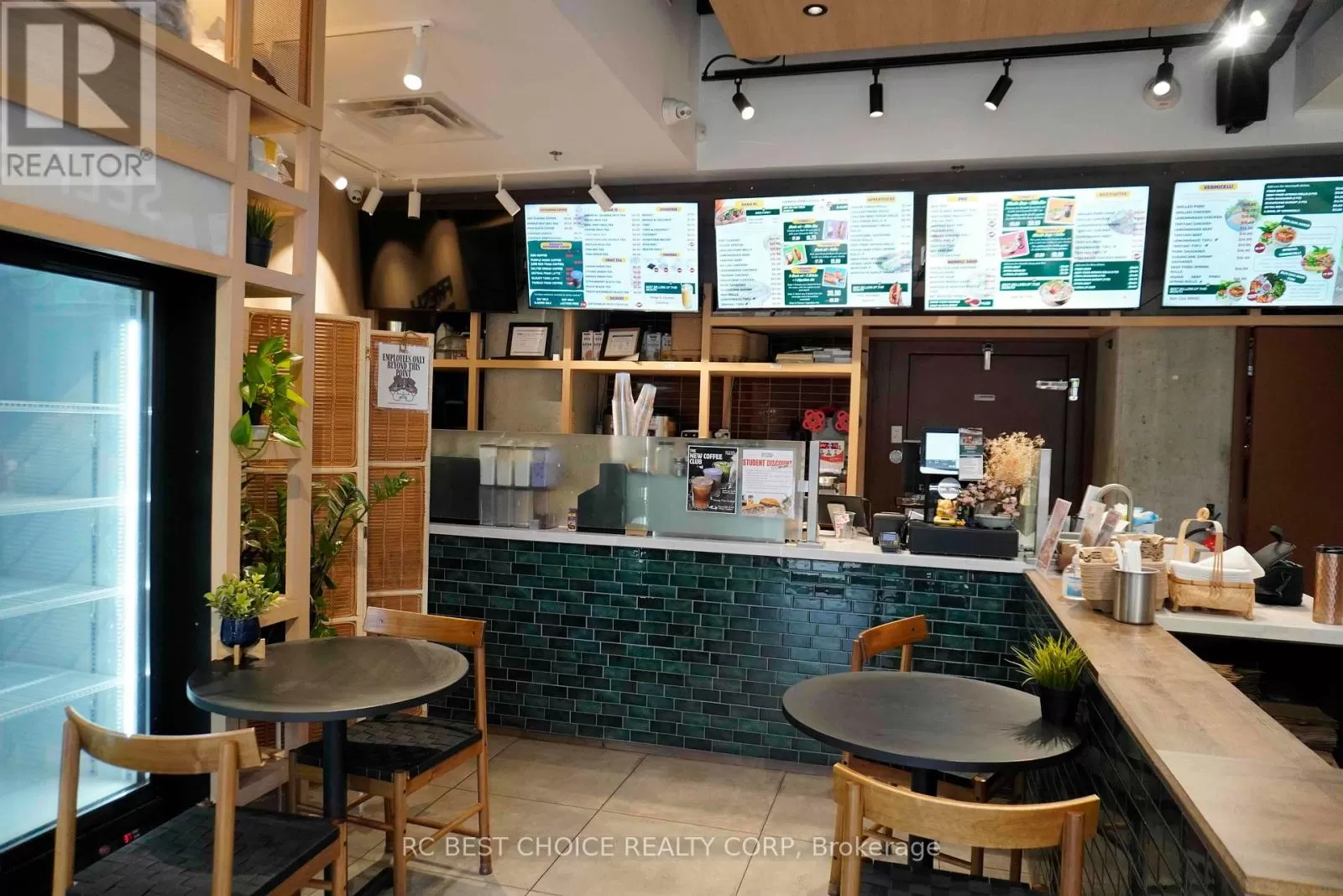 369 Church Street, Toronto, Ontario M5B 1H5