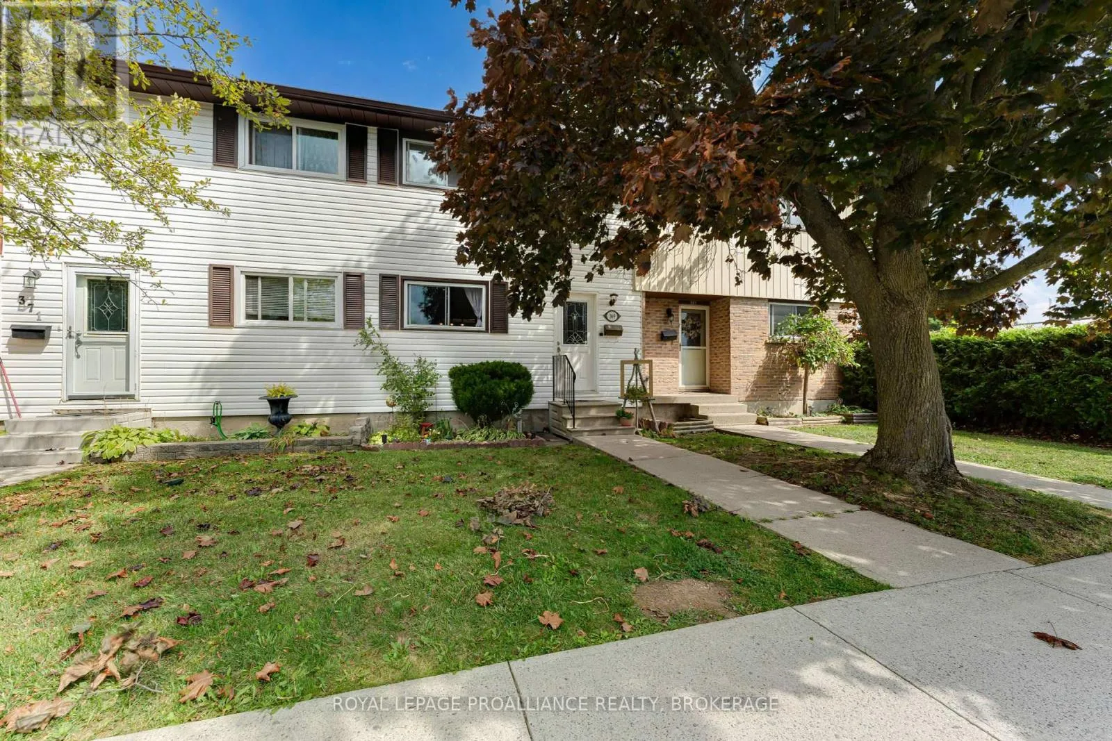 Row / Townhouse for rent: 369 William Street N, Gananoque, Ontario K7G 2X9